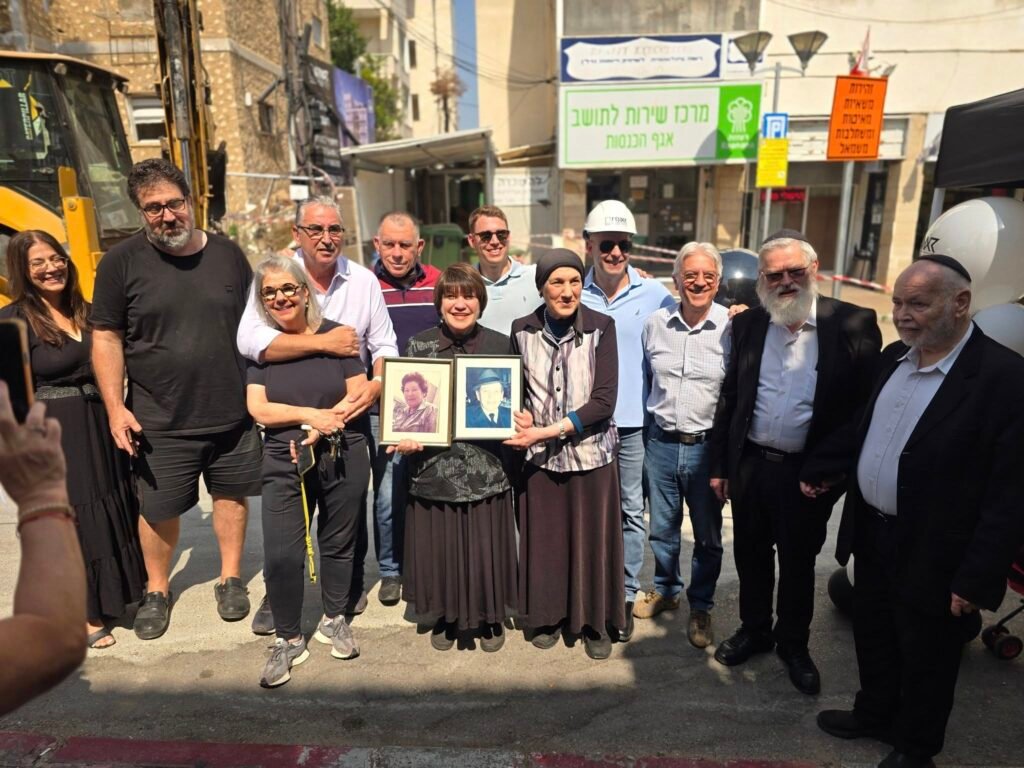 סופה של תקופה: נהרס הבניין הראשון שנבנה על קומות ברעננה – קלאוזנר 6