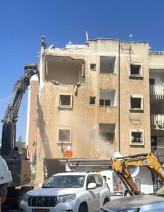 במסגרת הפרויקט, נהרס הבניין הישן