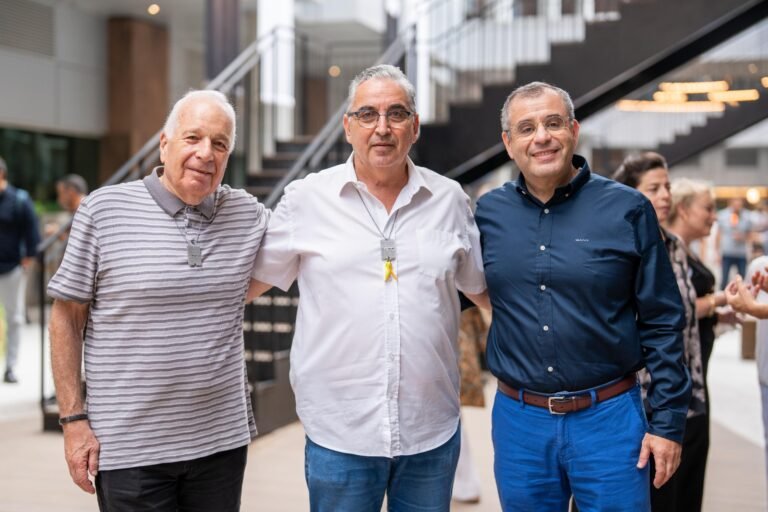 בהשתתפות ראש העיר רעננה חיים ברוידא, היזמים שמואל סייד ומאיר נגה, והאדריכל ערן נעים שתכנן את המתחם.