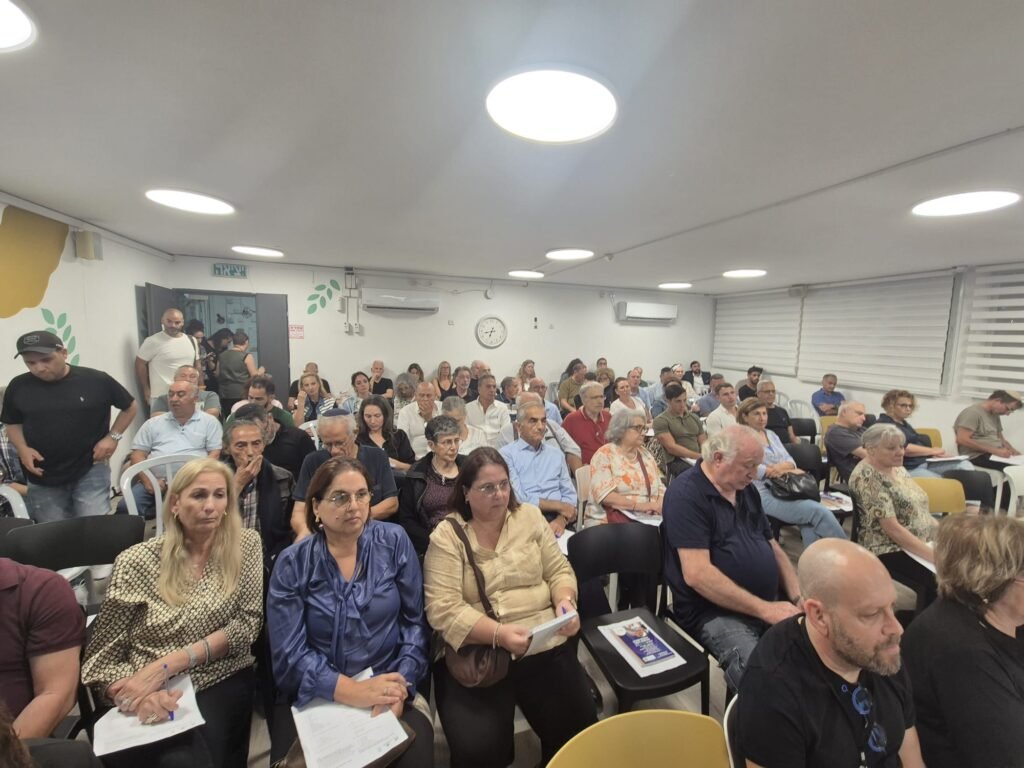 רעננה קיימה כנס מיוחד לבעלי העסקים ברחוב אחוזה: הוצגה תוכנית ההתחדשות העירונית החדשה לציר המרכזי של העיר