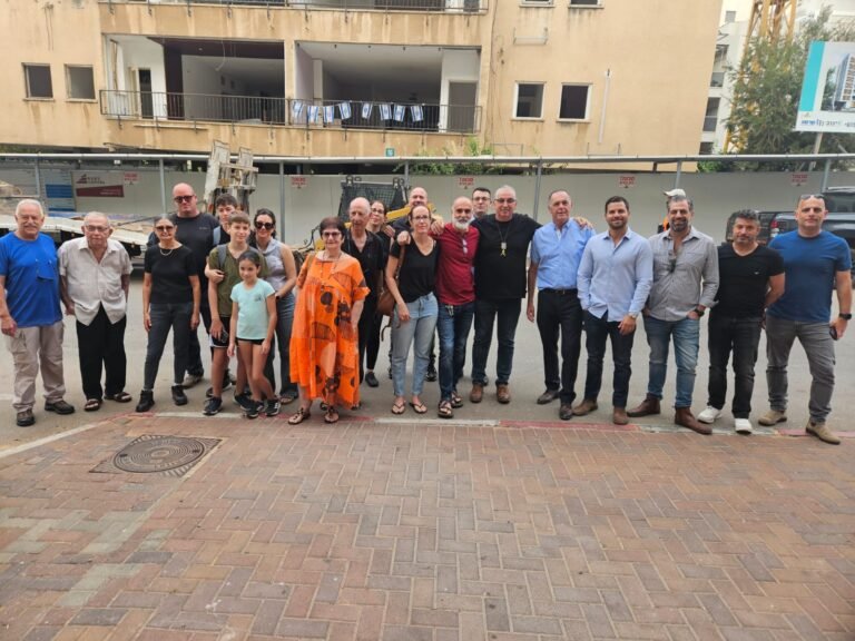 ממשיכים להתחדש: בניין נוסף ברחוב קלאוזנר ברעננה נהרס – פרויקט של ינוב וטרסה מתקדם לשלב הביצוע