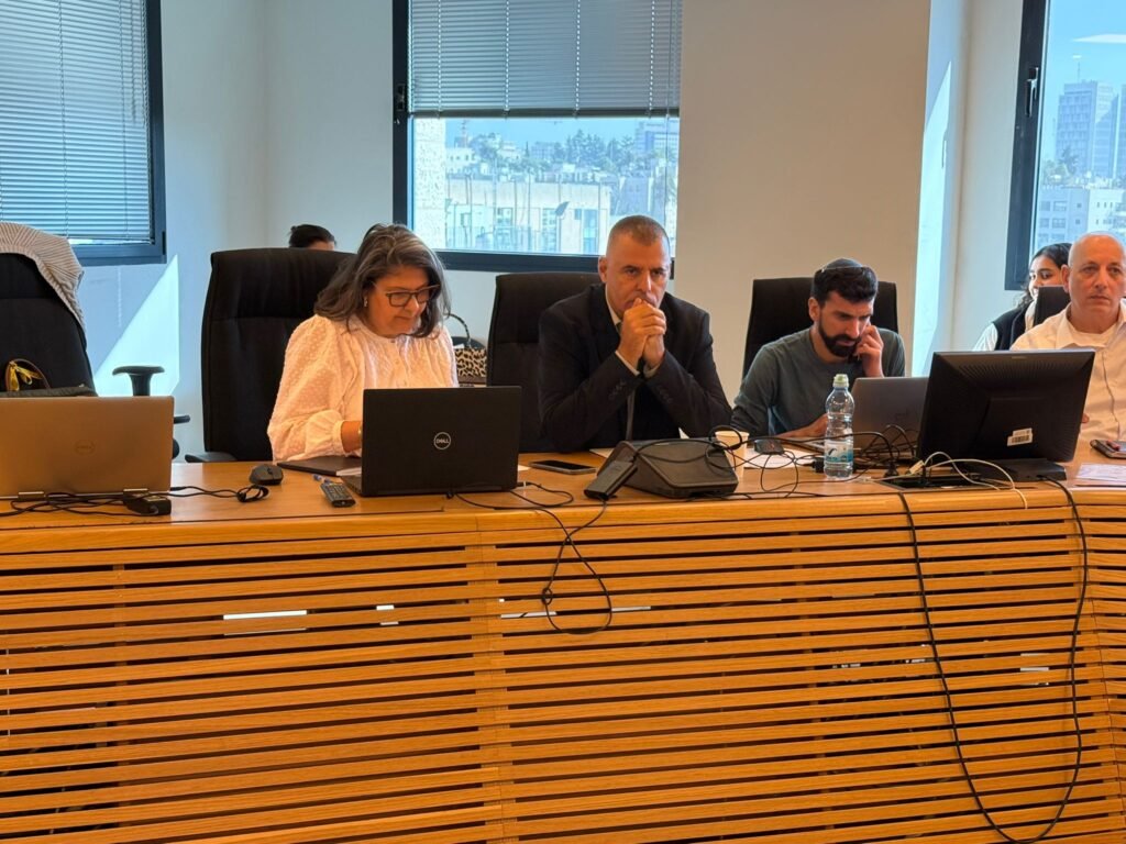 עיריית כפר־סבא נגד הוותמ״ל: סער תקף את תוכנית הענק במתחם בן־יהודה סער: “תוכנית מנותקת לחלוטין מהעיר — כמו גבינה צהובה מלאה חורים”