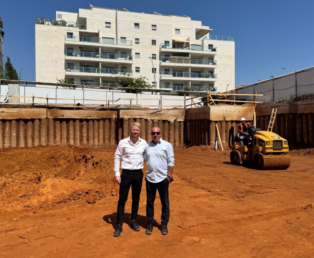 רעננה מתחדשת: בניין מגורים חדש בן 11 קומות אושר בשכונת המאה