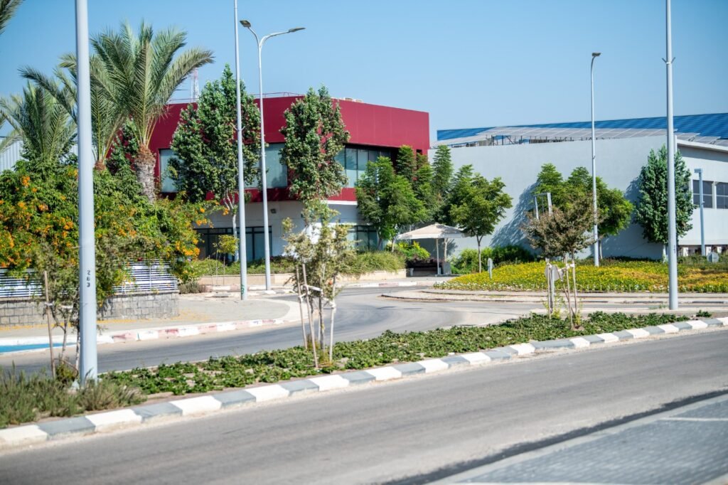 רצ"ב: אזור התעסוקה קדמת השרון | צילום: מייקל כץ