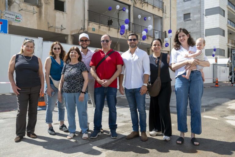המעלות 7 ברעננה נהרס: 9 דירות ותיקות יפנו את מקומן ל-23 יחידות דיור חדשות