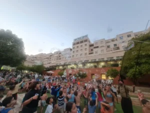מגדלים לגיל השלישי: תוכנית ההרחבה בכפר סבא והמהפכה הדמוגרפית