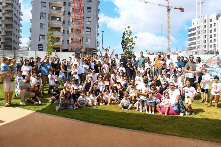 קסדות, יצירה והרבה חיוכים: ילדי עובדי קידר מבנים הפכו ל"בנאים צעירים" ליום אחד