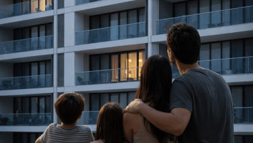 דירות הרפאים של השרון – בזמן שכולם מחפשים ממ״ד, יותר ויותר דירות עומדות ריקות מיומנם של מחפשי דירה
