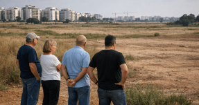 מאות בעלי קרקע בהוד השרון עתרו: “הפכנו בני ערובה – מיליונים נתקעו על הנייר”