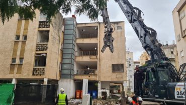 תושבי הרצליה מפסיקים לשלם שכירות התחדשות עירונית היא הפתרון לסכנת רעידות האדמה החל ביצוע התחדשות עירונית בז’בוטינסקי רעננה של קידר מבנים
