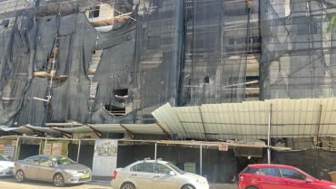 רוכשי דירות בפרויקט תמ״א 38 בהוד השרון נותרו בלי מפתח שנתיים וחצי לאחר מועד המסירה המתוכנן הבניה חוזרת בזהירות תמה התמ"א הרשויות המקומיות קיבלו חצי שנה הארכה לאישור תמ"א