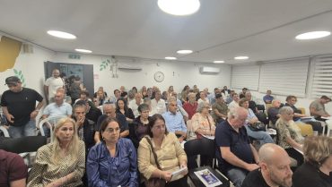 רעננה קיימה כנס מיוחד לבעלי העסקים ברחוב אחוזה: הוצגה תוכנית ההתחדשות העירונית החדשה לציר המרכזי של העיר