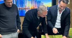 מהתיכון ברעננה ועד רכישת אקרו: טוכמאייר ורוזן מקנדה ישראל במהלך שמרחיב את אימפריית הנדל"ן