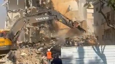 פרויקט ההתחדשות ברחוב ספיר בפתח תקווה יצא לדרך : שלושה בניינים נהרסו