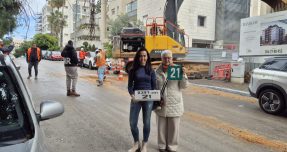 התחדשות תחת אש: נהרס הבניין ברחוב רמב"ם 21 ברעננה