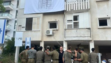 בונים את העיר, מחזקים את הלוחמים: רגע לפני ההריסה – הבניין בהרצליה הפך למתחם אימונים של יחידה מיוחדת