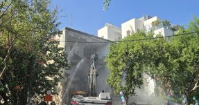 יגאל אלון 10 בהרצליה עולה לקרקע: הבניין נהרס והעבודות יוצאות לדרך