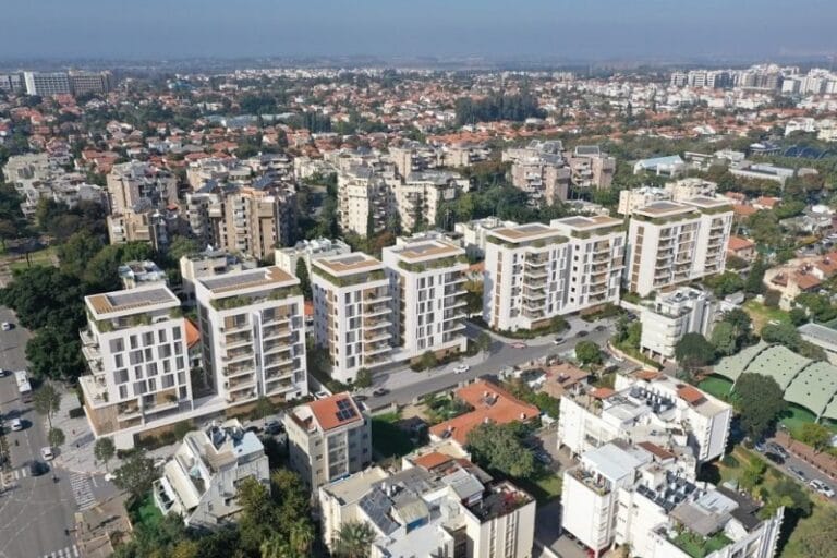 פינוי-בינוי בלב רעננה: תכנית “מגדל 1–15” יוצאת לדרך